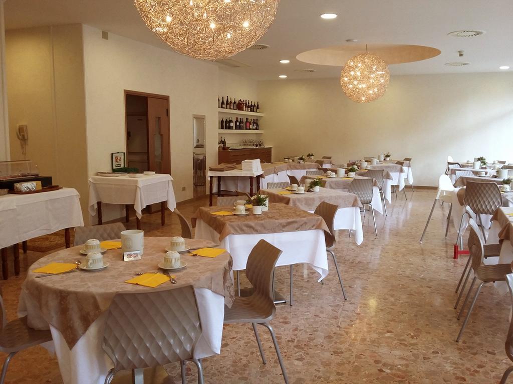 Hotel Condor Milano Marittima Extérieur photo