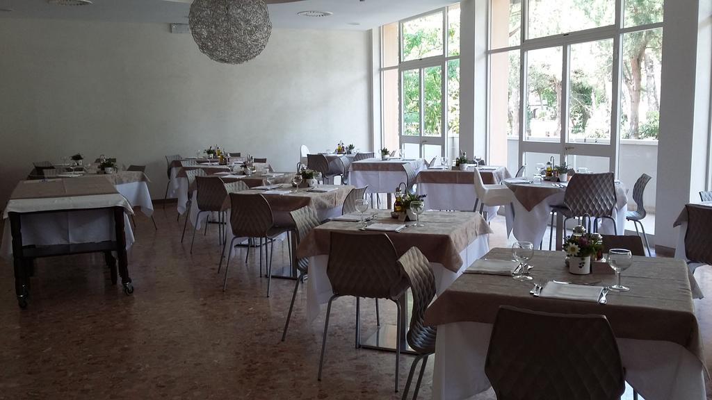 Hotel Condor Milano Marittima Extérieur photo
